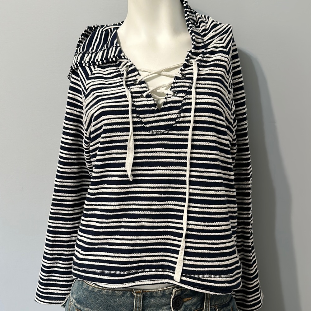Sanctuary hooded top, Size M. Fun style! And Billy, and save, or make an offer!